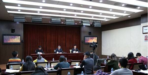 2017年逐步實現(xiàn)異地就醫(yī)費用直接結(jié)算……以后看病不用愁！